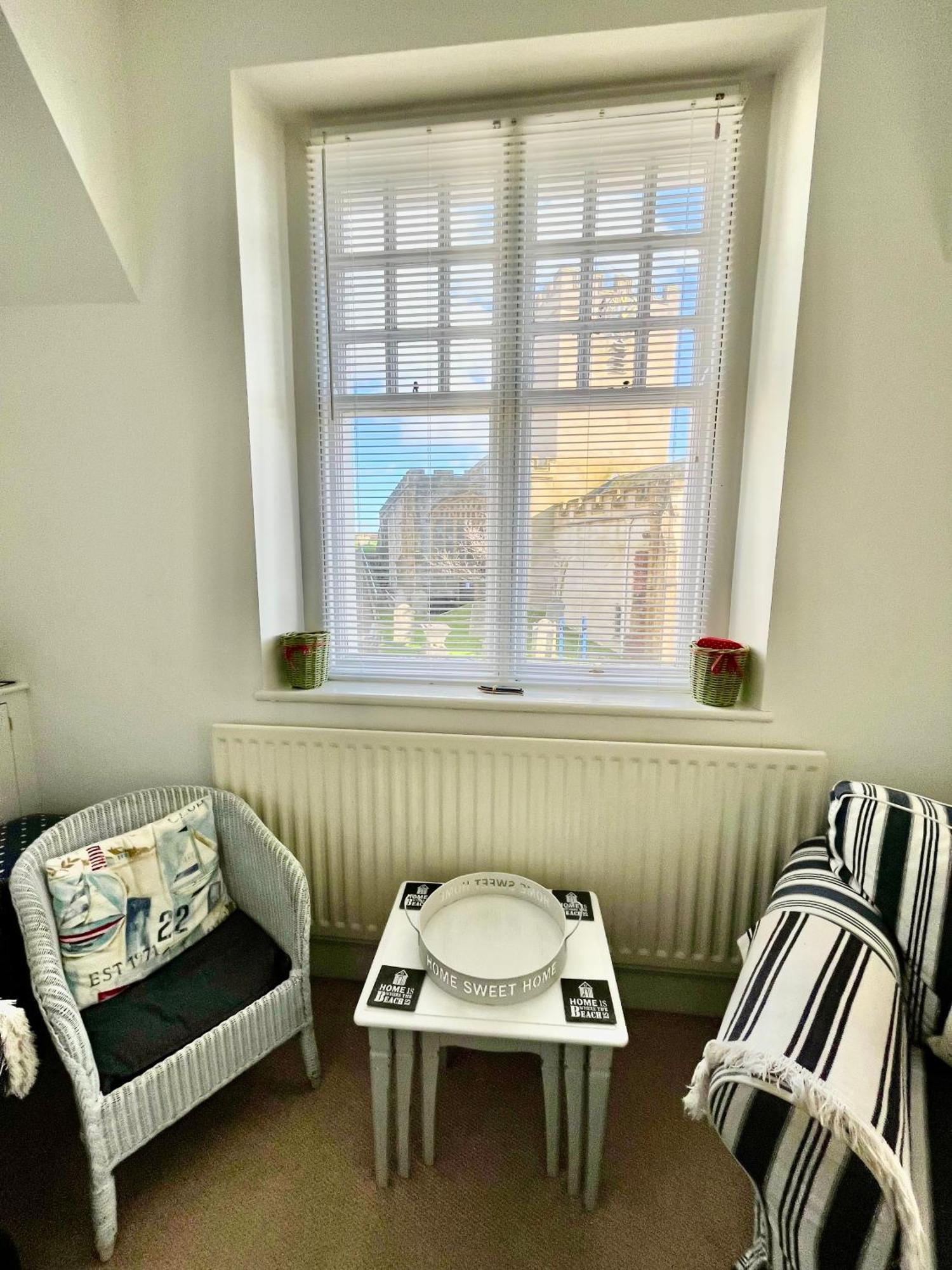Lyme Regis Renovated Period Seaside Flat Leilighet Eksteriør bilde